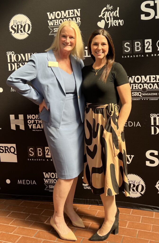 Alexandra Maliwacki photographed with another lady.