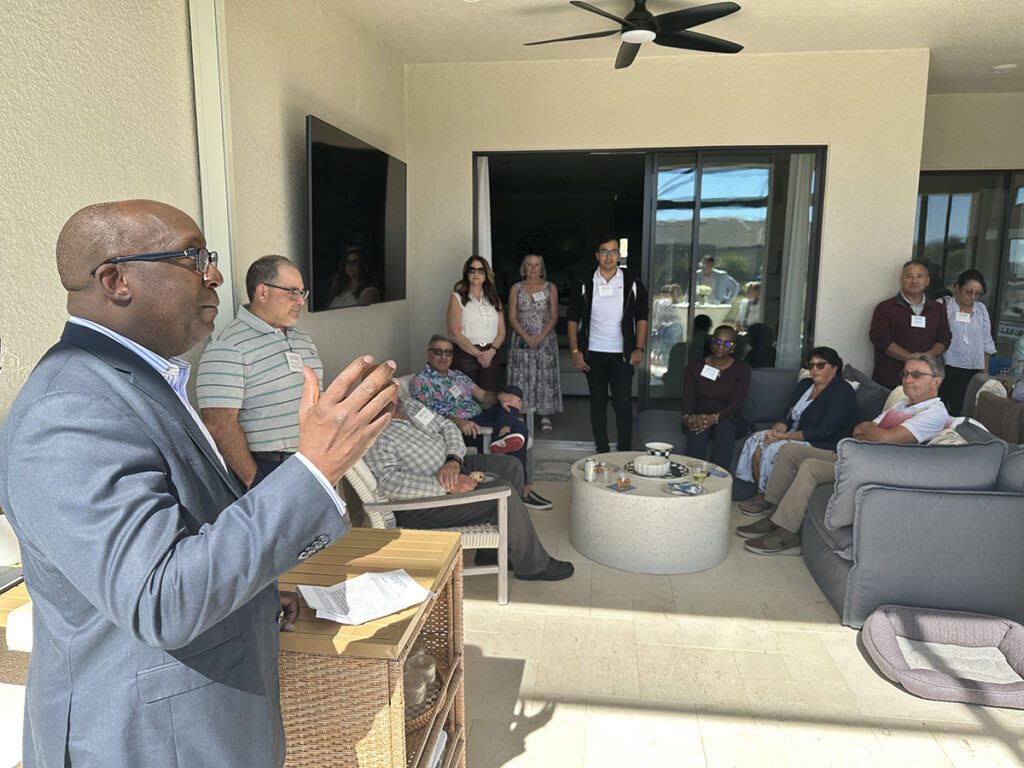 President Soboyejo addressing a room of alumni in Florida
